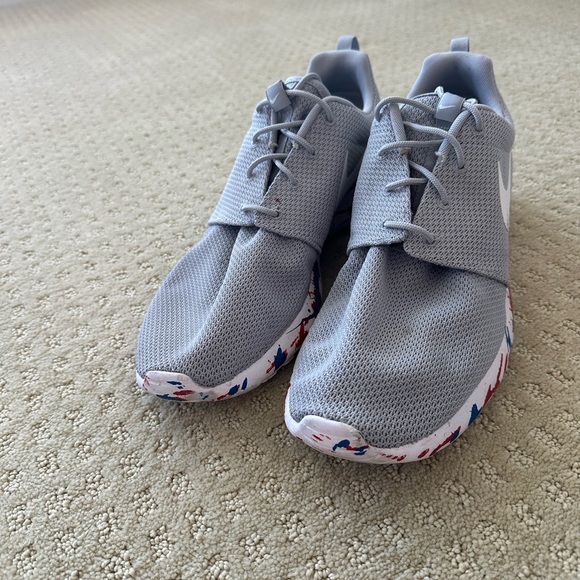 Used Nike Roshe Sneakers - custom Chicago Cubs - Picture 3 of 4